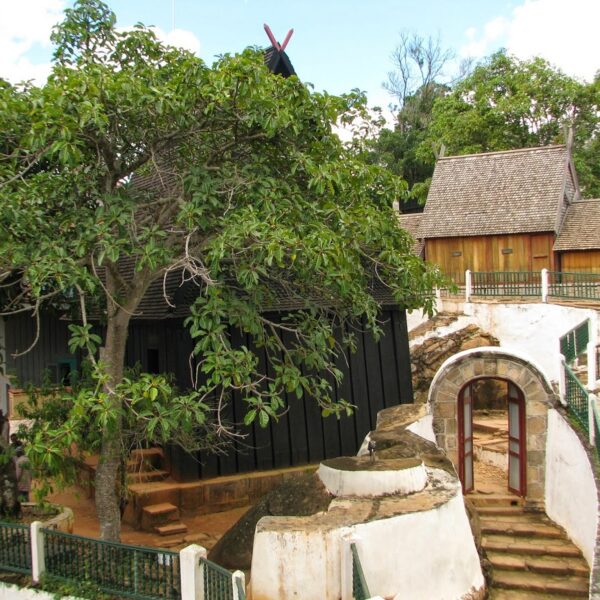 L'ingresso del sito storico di Ambohimanga in Madagascar