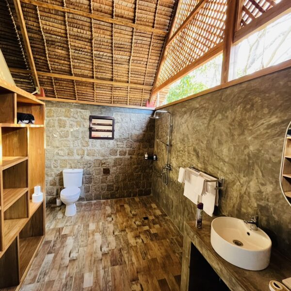 Bagno delle glamping tent del Sakatia Lodge hotel a Nosy Sakatia - Madagascar - Wadi Destination