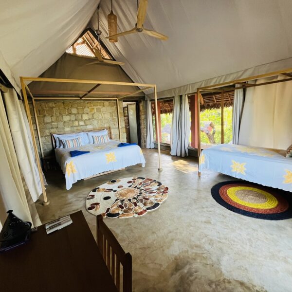 Interno delle glamping tent del Sakatia Lodge hotel a Nosy Sakatia - Madagascar - Wadi Destination